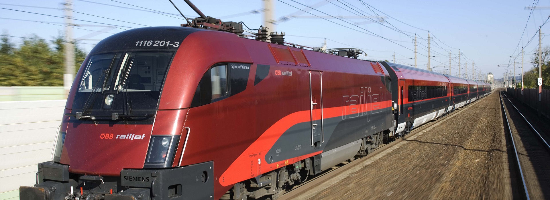 Power locomotive
